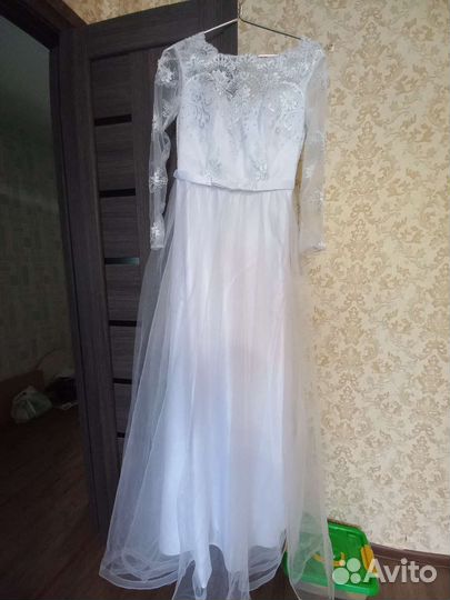 Свадебное платье