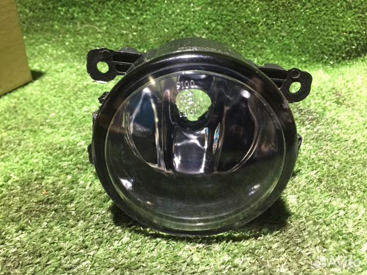 Фара противотуманная Mitsubishi Pajero V9 W