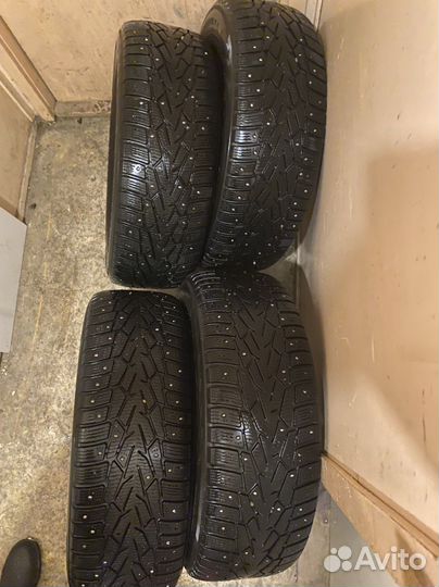 Nokian Tyres Hakkapeliitta 7 215/65 R16