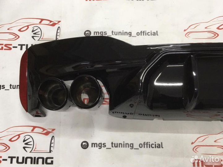 Диффузор BMW G30 M5 style + Akrapovic black