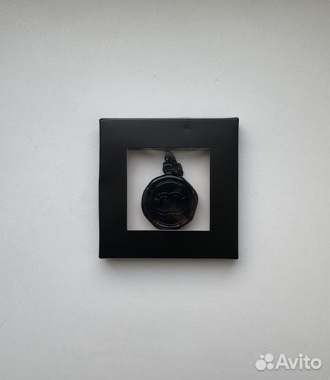 Chanel брелок подвеска черный печать лого