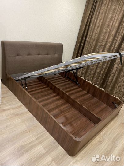 Кровать Лазурит, прикроватная тумба и матрац Аскон