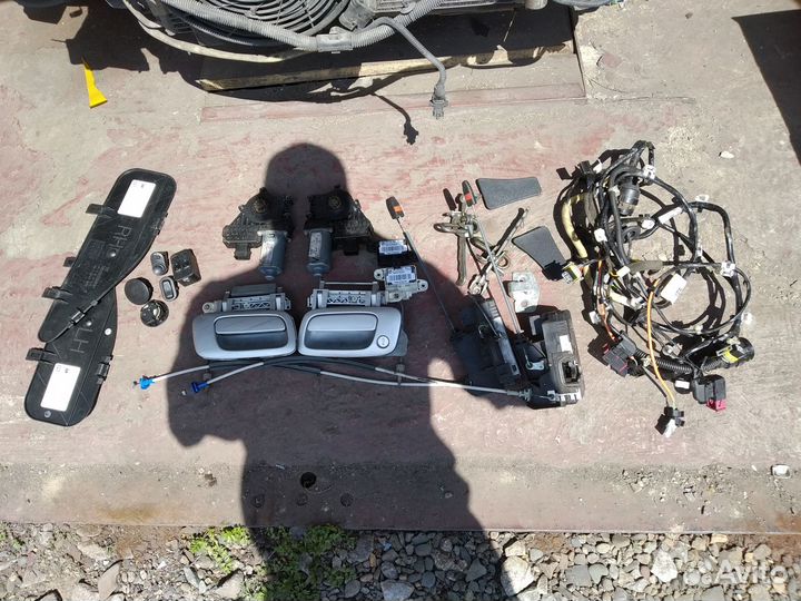 Элементы передних дверей Опель Зафира А