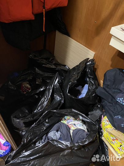 Отдам даром детские вещи на девочку