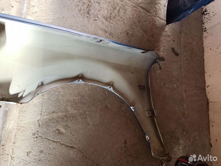 Передние крылья Honda Accord 6 2шт