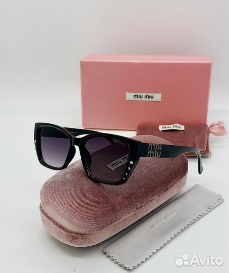 Солнцезащитные очки miu miu