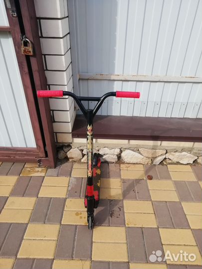 Самокат трюковой