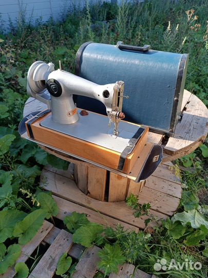 Швейная машина подольск ручная