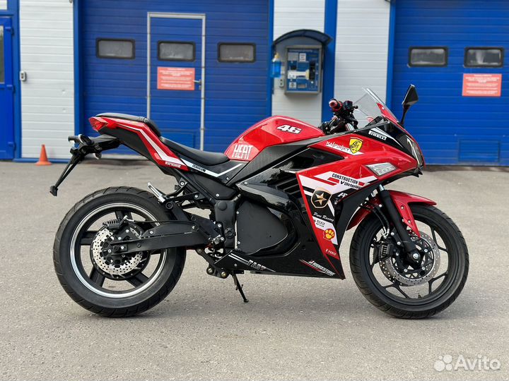 Электромотоцикл Yamaha R-3