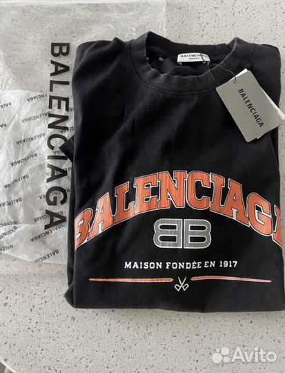 Футболка Balenciaga