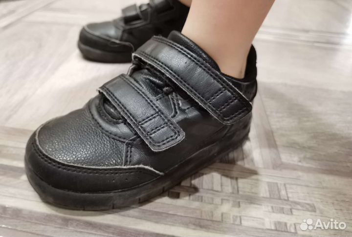 Кроссовки детские