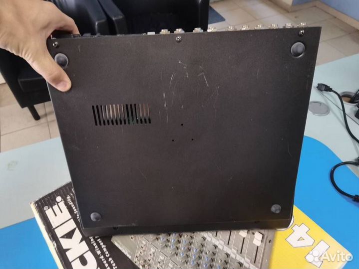 Микшерный пульт Mackie 1402-Vlz Pro