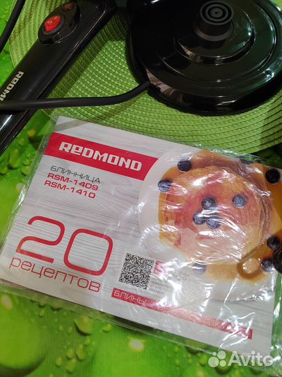Продам электроблинницу redmond RSM-1409