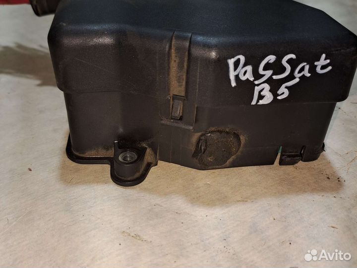 Блок предохранителей Volkswagen Passat B5
