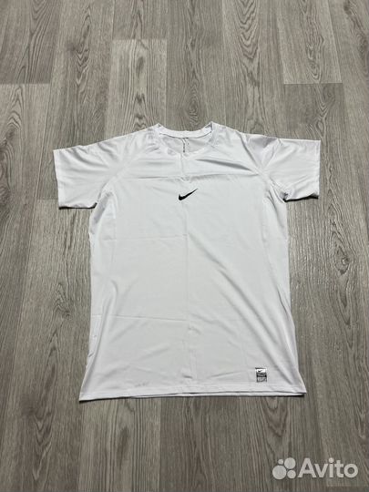 Компрессионная футболка nike pro combat