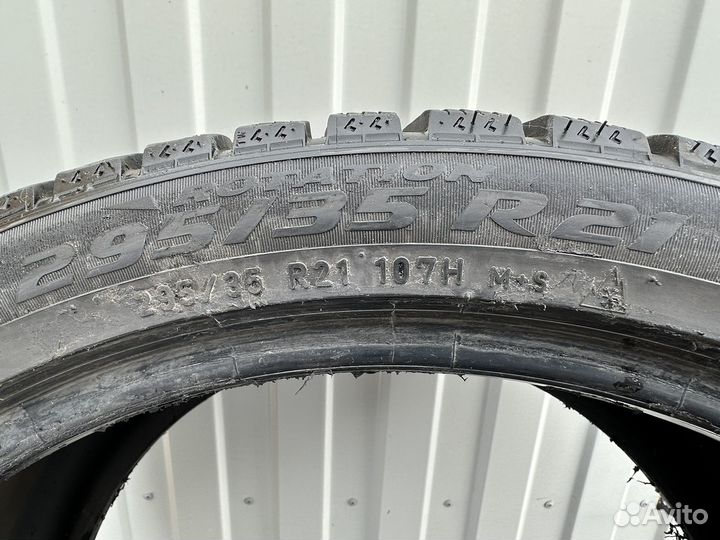 Pirelli Ice Zero 295/35 R21 107H