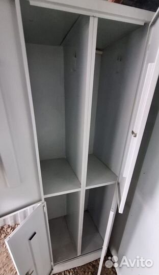 Шкафы металлические для раздевалок и одежды бу