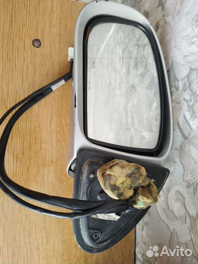 Боковое зеркало на mercedes S220 левое