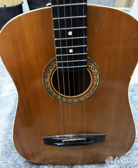 Акустическая гитара
