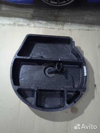 Ниша запасного колеса Mercedes W209