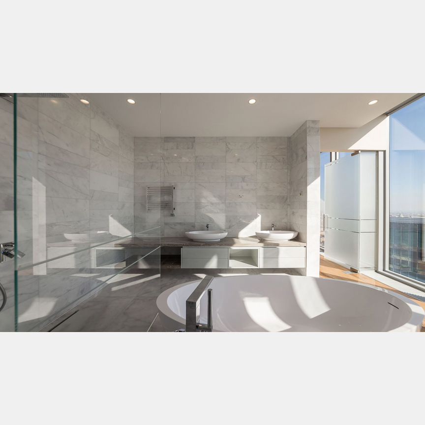 3-к. апартаменты, 186 м², 72/85 эт.