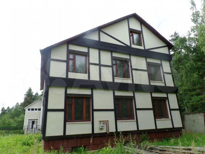 Дом 413,2 м² на участке 10 сот.