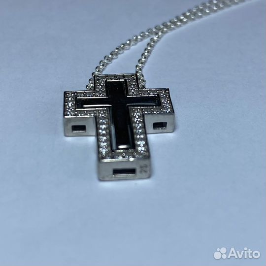 Серебряная цепь с крестом