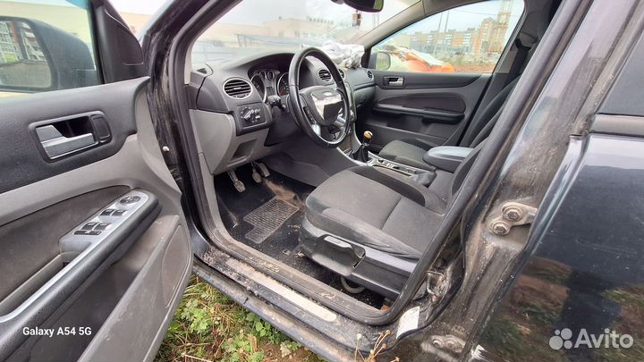 Ford Focus 1.6 МТ, 2008, битый, 335 000 км