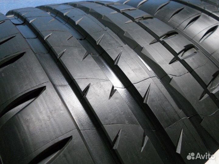 Michelin Pilot Sport 4 S 245/45 R20 и 275/40 R20 106Y