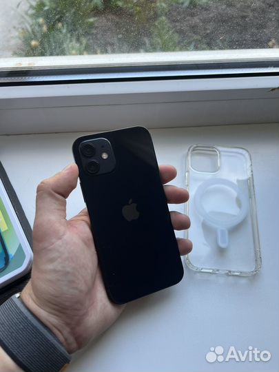 iPhone 12, 64 ГБ