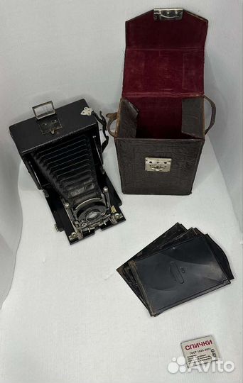 Старинный фотоаппарат Германия