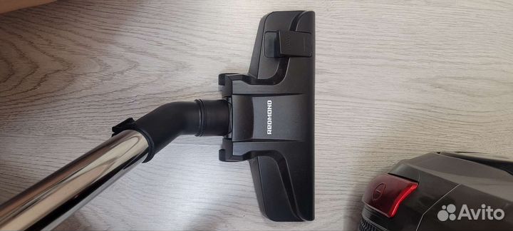 Пылесос redmond RV-339, серый