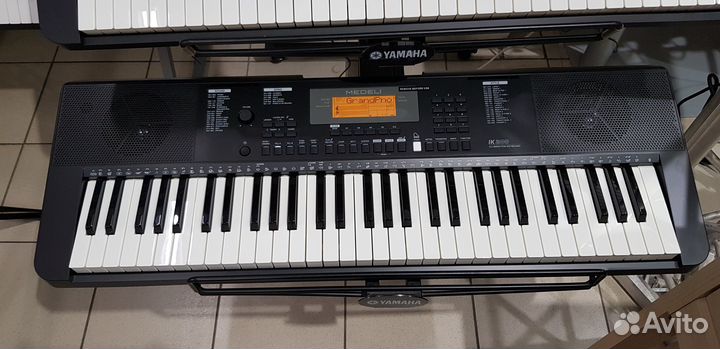 Medeli IK200 Синтезатор c подсветкой клавиш