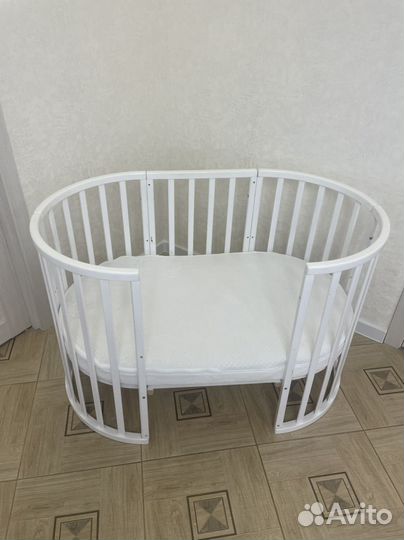 Детская овальная кроватка-трансформер