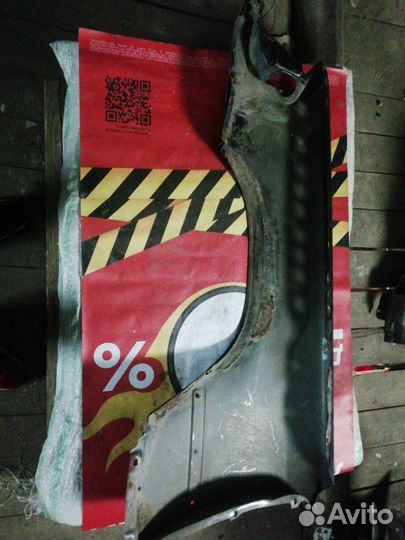 Крыло переднее правое Mercedes-Benz 124