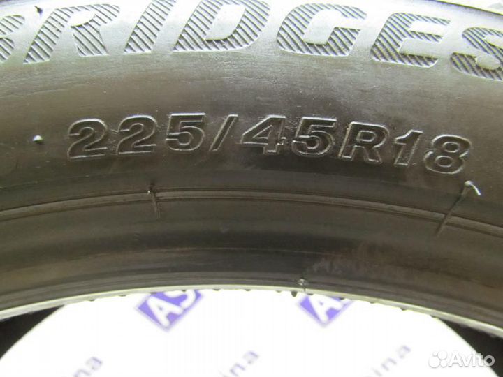 Bridgestone Blizzak LM-001 225/45 R18 99G