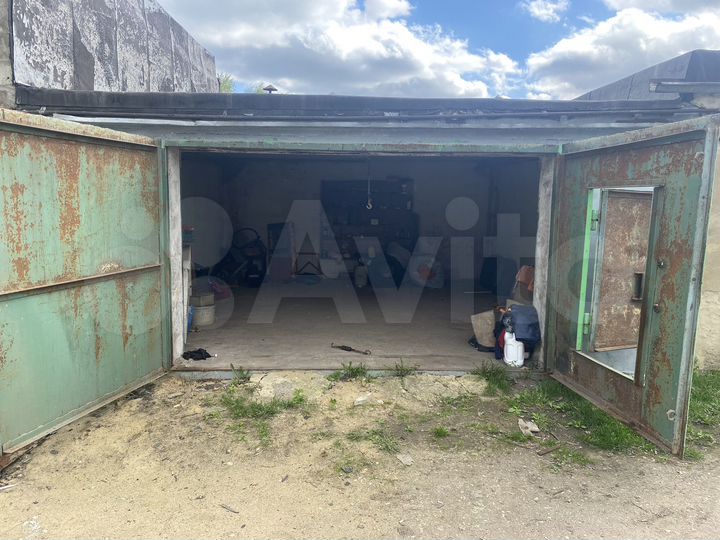 Гараж, > 30 м²