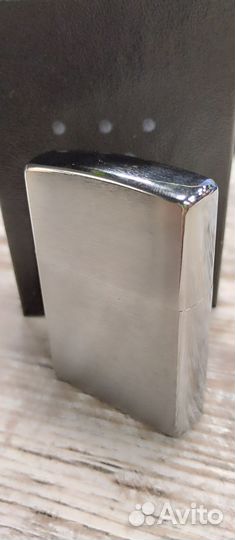 Зажигалка оригинальная Zippo Classic 200