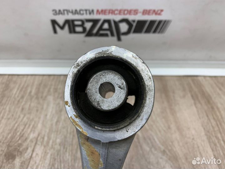 Рычаг верхний правый Mercedes w205