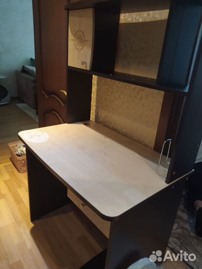 Компьютерный стол