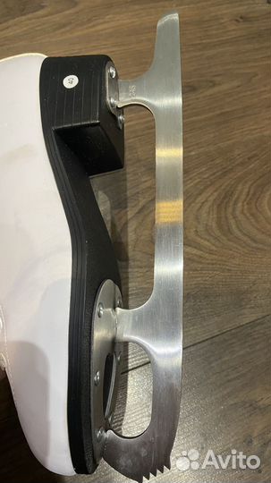 Коньки фигурные женские 39 размер