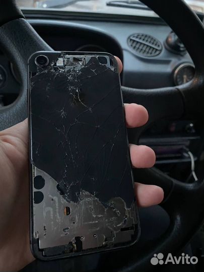 iPhone 8, 64 ГБ