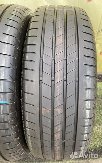 Bridgestone Turanza T005 215/60 R17