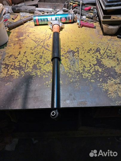 Амортизатор задний оригинал для мазда 3bk