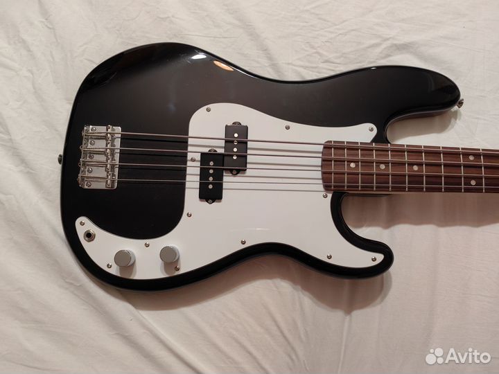 Бас-гитара Fender Squier Precision Bass