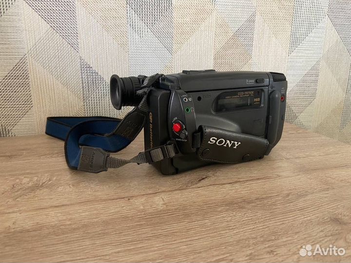 Видеокамера sony ccd-TR750e