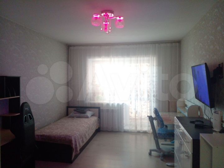 2-к. квартира, 50 м², 10/14 эт.