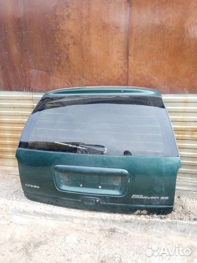 Дверь багажника Dodge Caravan grand 3.3 1997