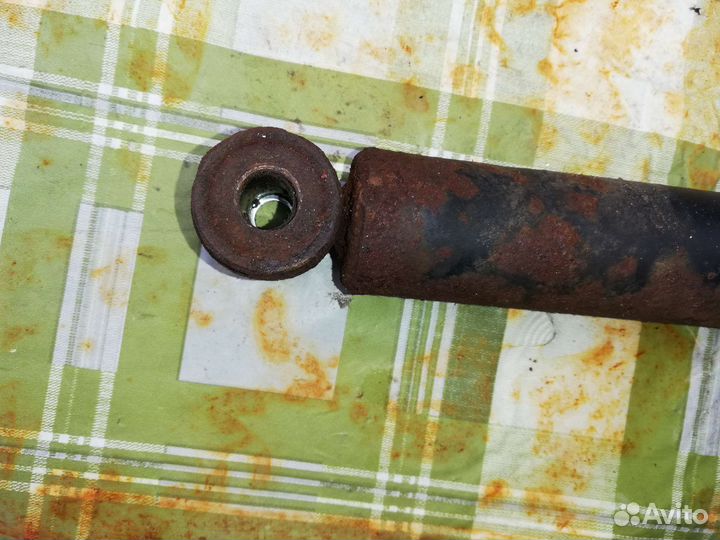 Амортизатор задний Митсубиси Паджеро Мини 2