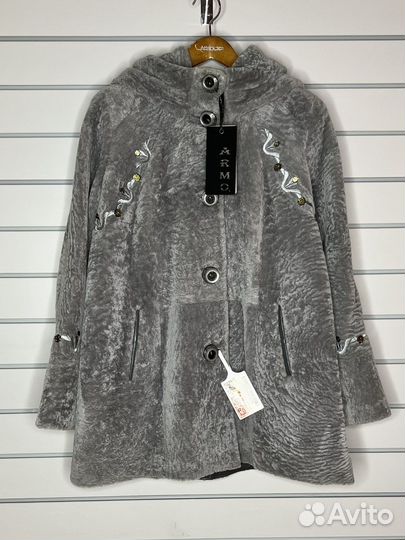 Шуба мутоновая с капюшоном новая 54